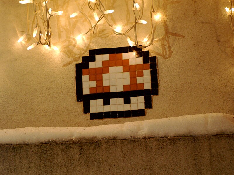 File:Décoration Noël Strasbourg champignon.JPG